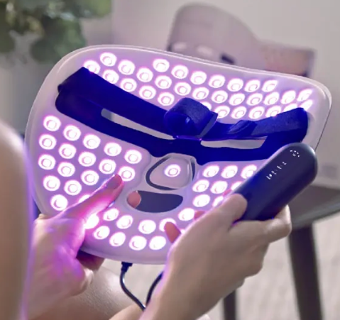 The Ultra-Light™ LED Face Mask That’s Redefining Celebrity Skincare