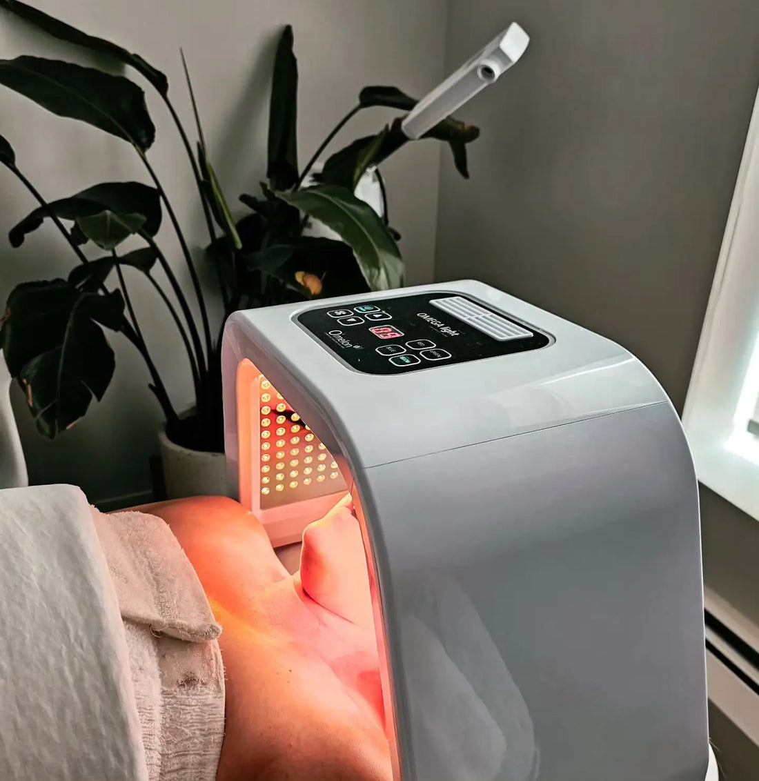 The At-Home Spa Gadget UK Celebs Are Quietly Using Lumilux