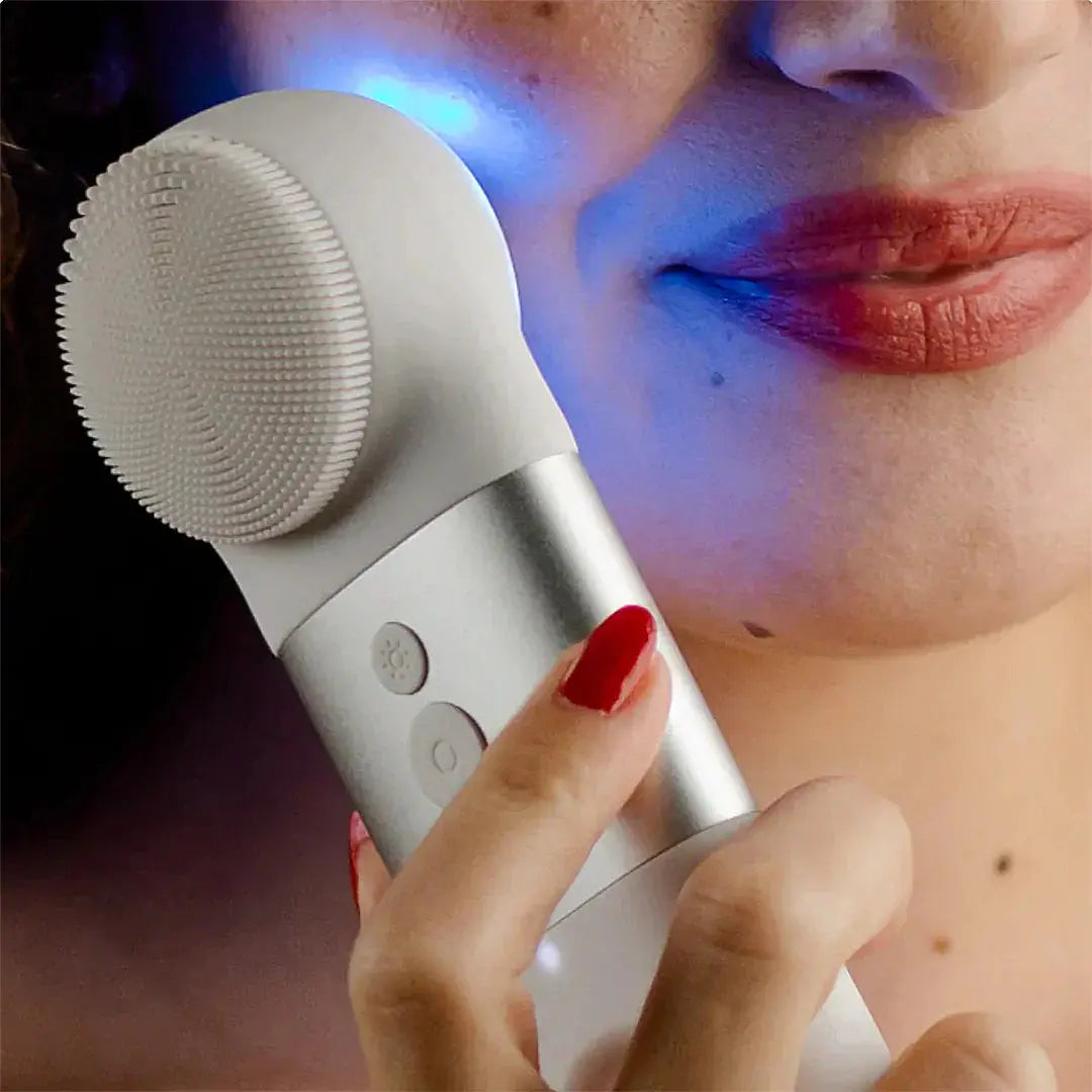 Battling Acne, Dull Skin, or Visible Aging? The LUMILUX™ Ultracleanse™ Wand Is Your At-Home Tech Solution Lumilux